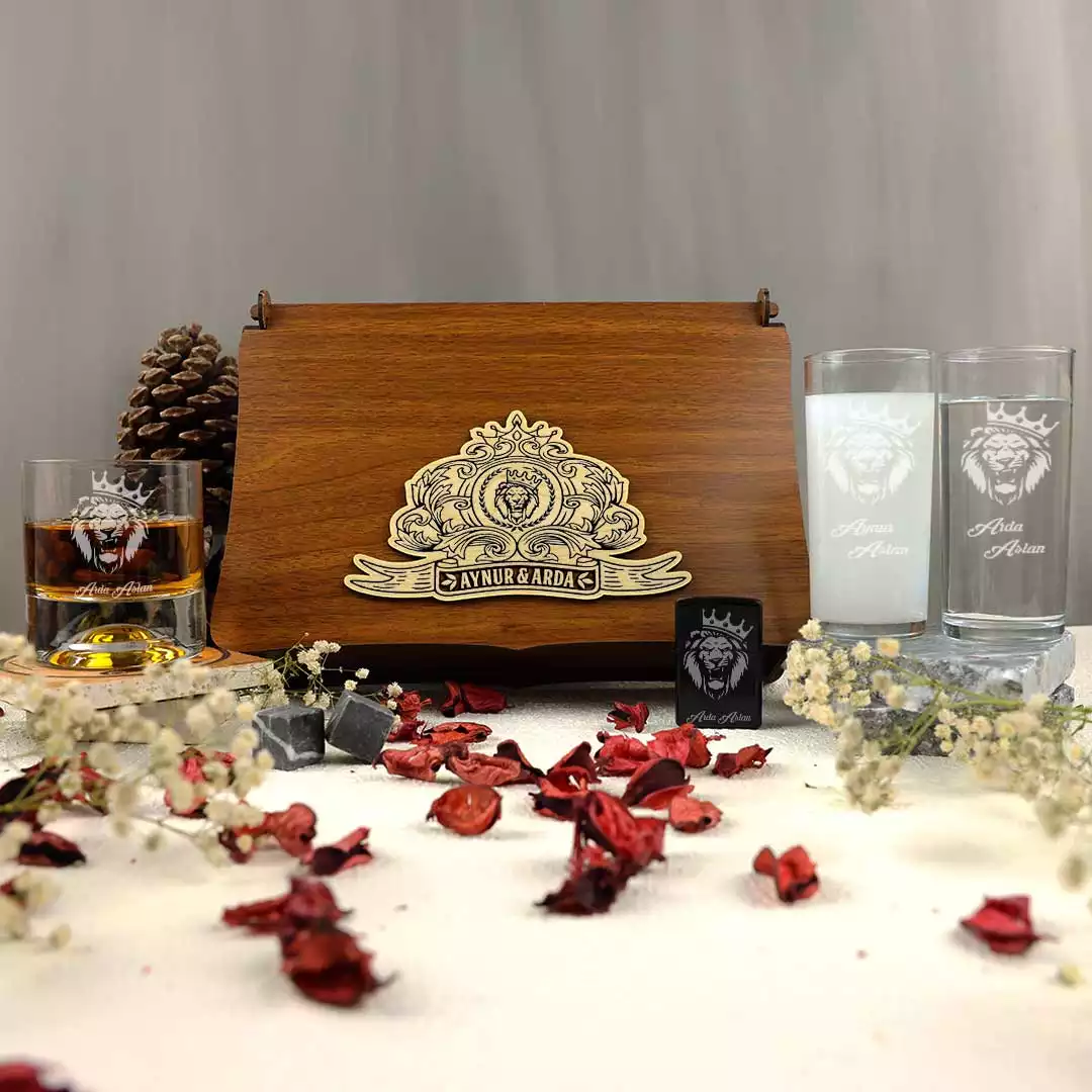 Aslan Figürlü Kişiye Özel Rakı, Çakmak ve Taşlı Viski Kadehi Seti - Tüm Ürünler